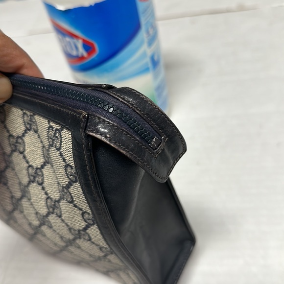 Vintage Gucci Clutch - Picture 3 of 14